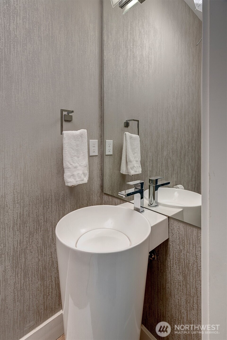 MLS #NWM2500115 image #12