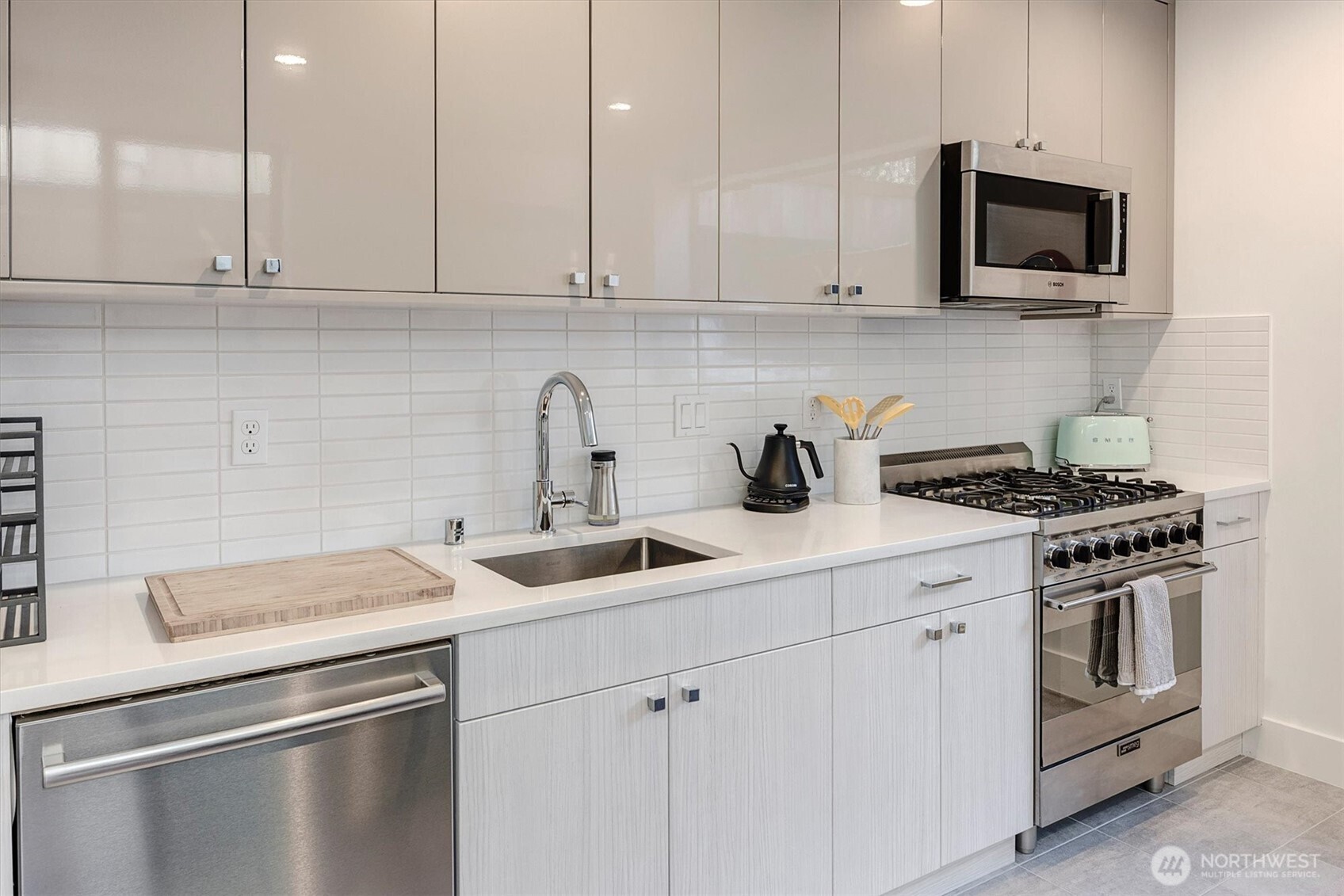 MLS #NWM2500115 image #25