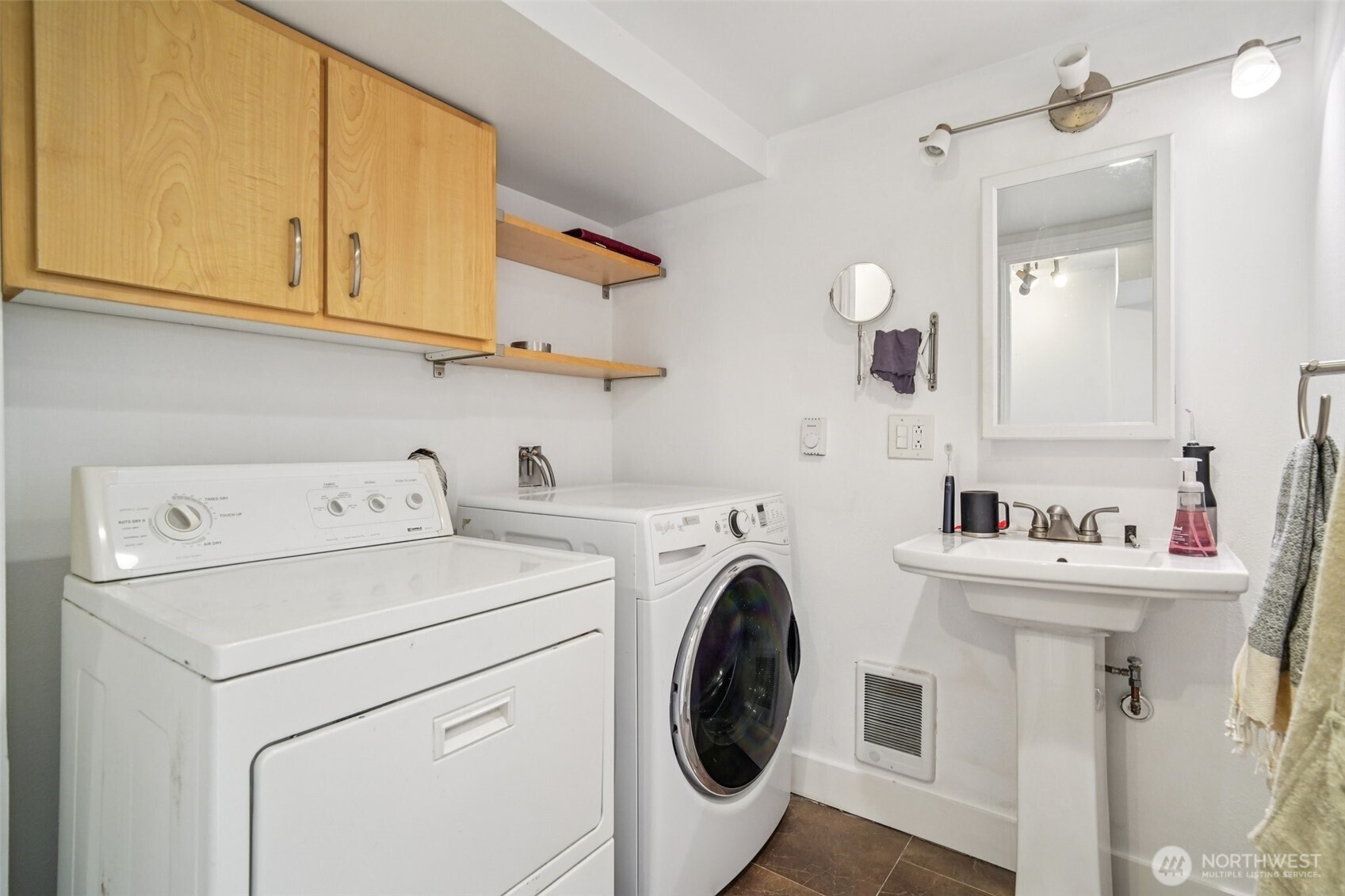 MLS #NWM2500130 image #34