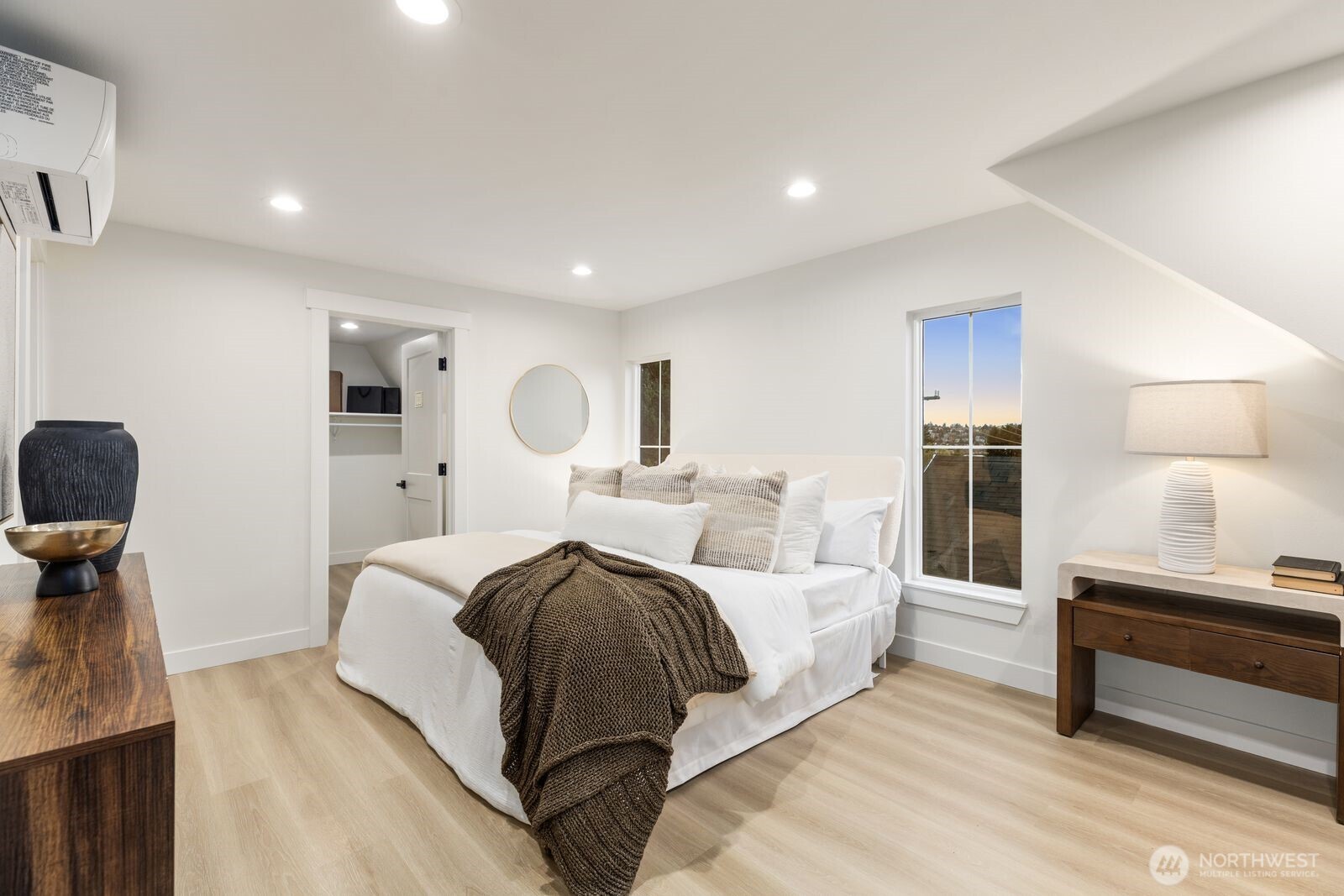 MLS #NWM2500144 image #17