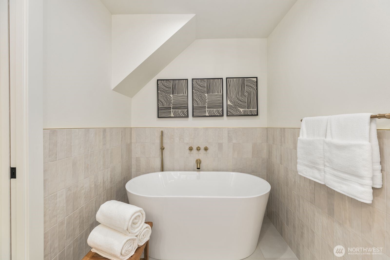 MLS #NWM2500144 image #25