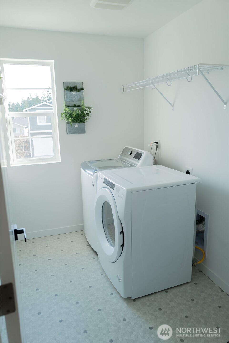 MLS #NWM2500148 image #16