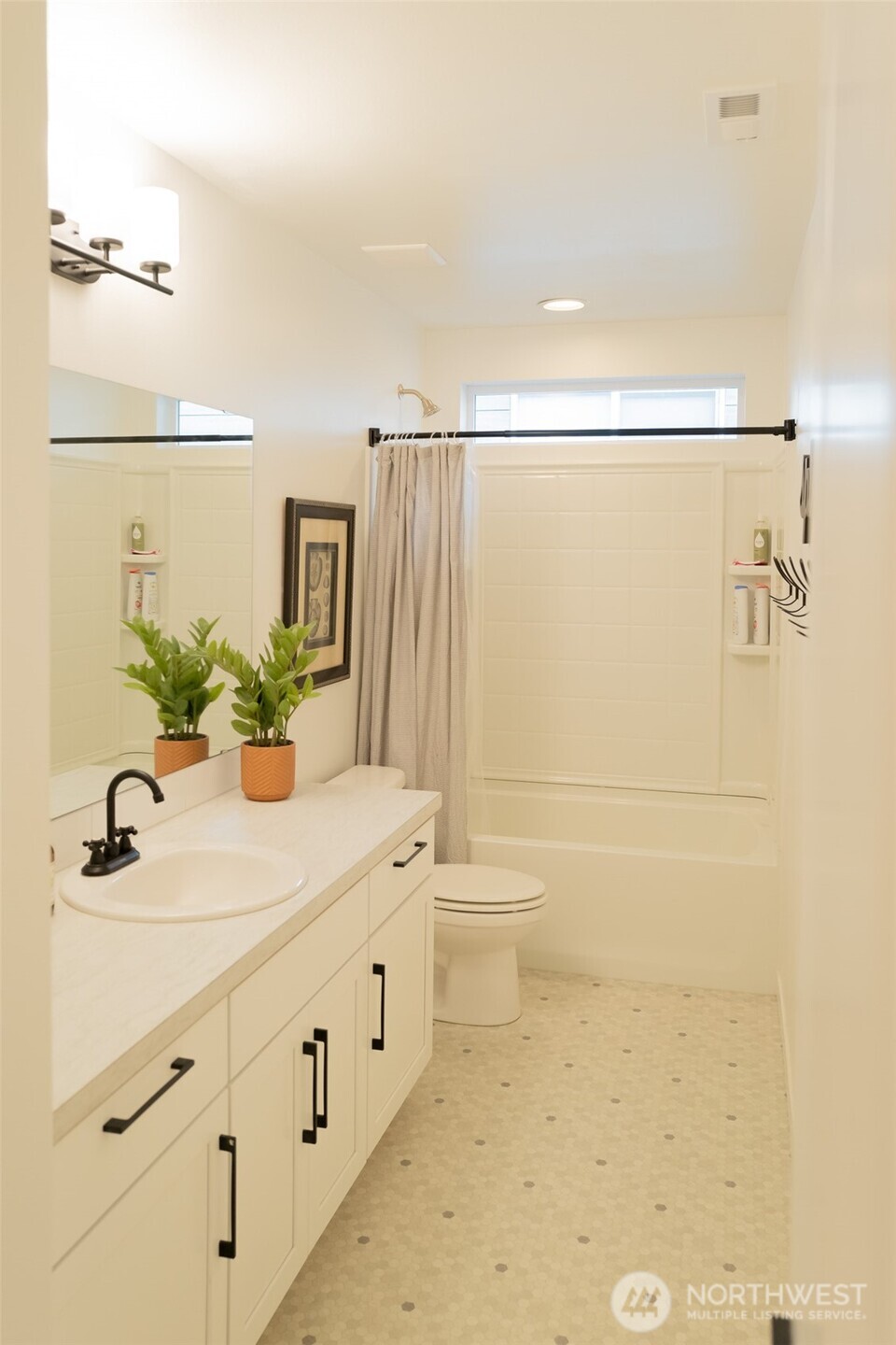 MLS #NWM2500148 image #17