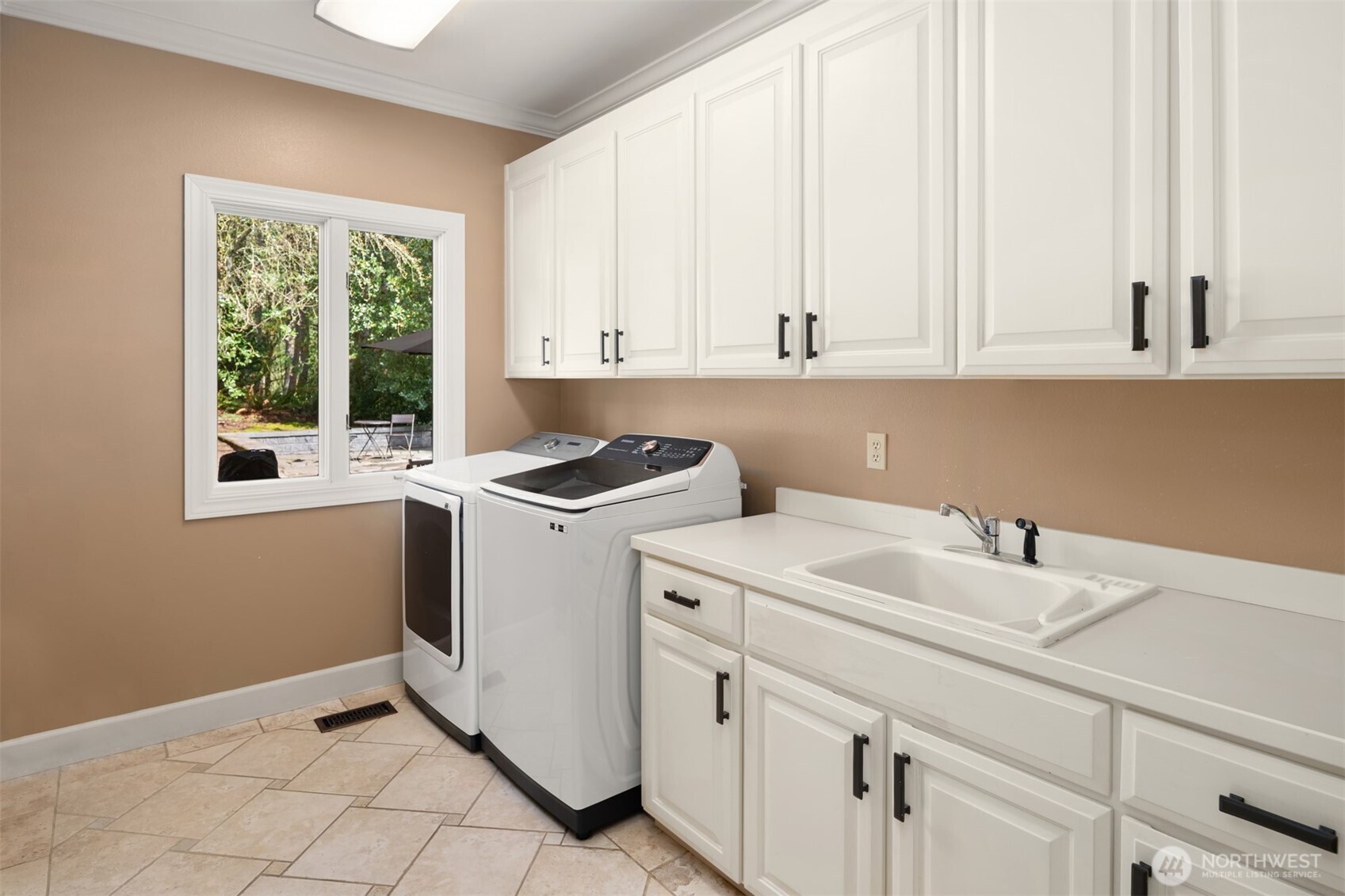 MLS #NWM2500212 image #14