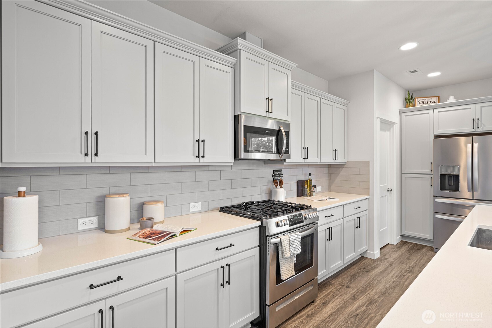 MLS #NWM2500269 image #8