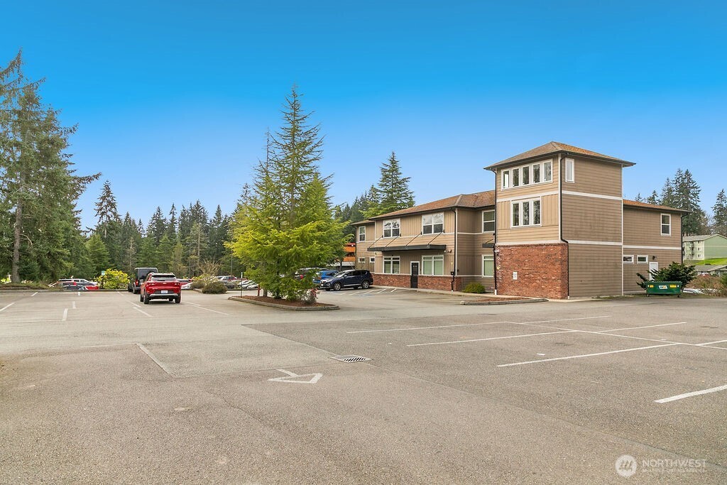 MLS #NWM2500282 image #6