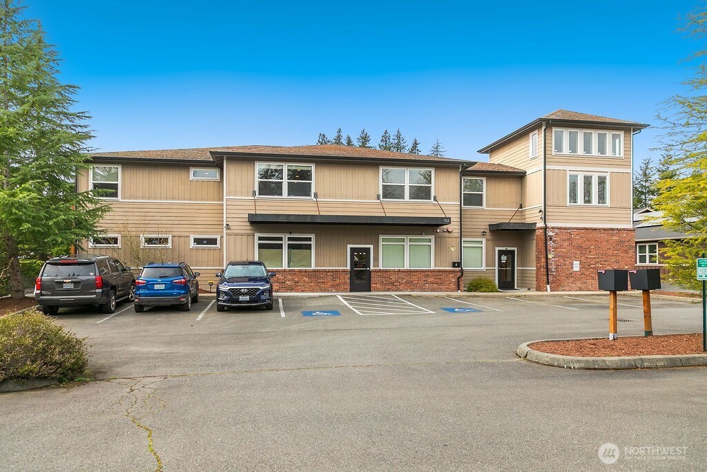 MLS #NWM2500282 image #3