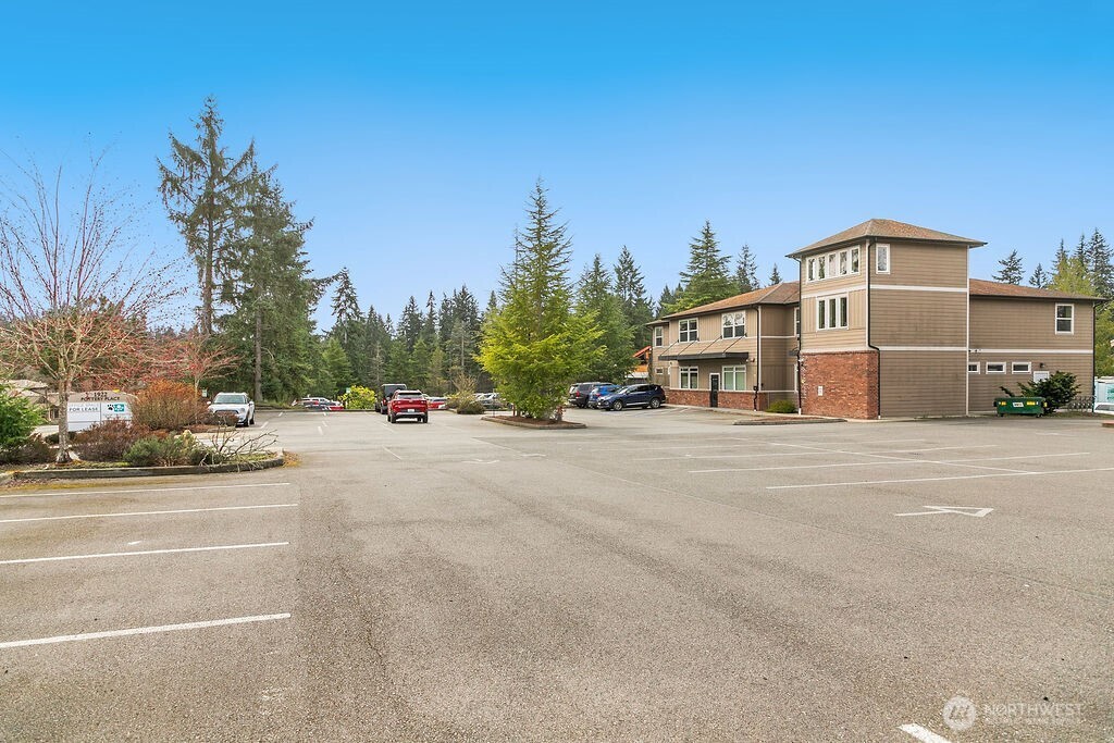 MLS #NWM2500282 image #7