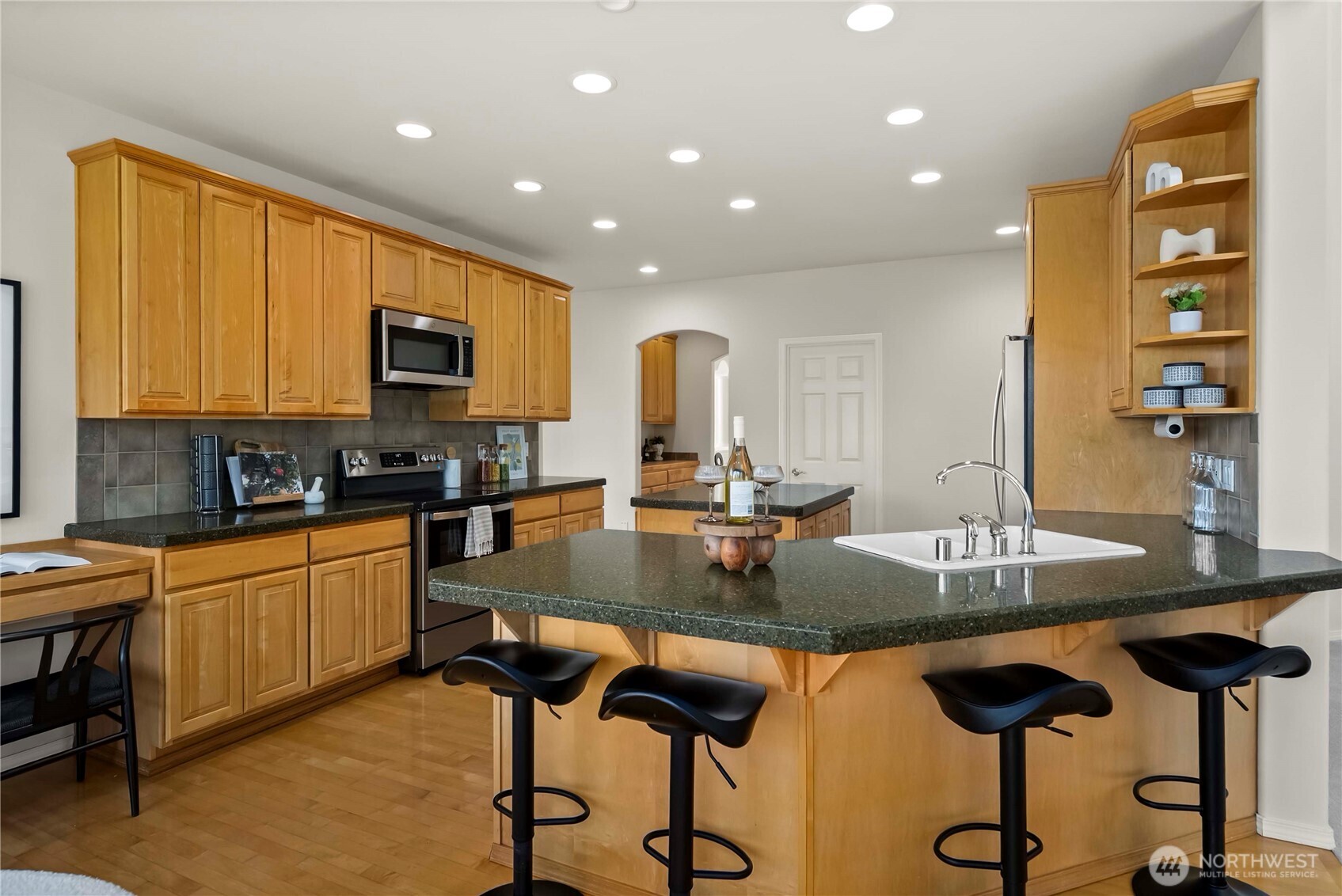 MLS #NWM2500318 image #15