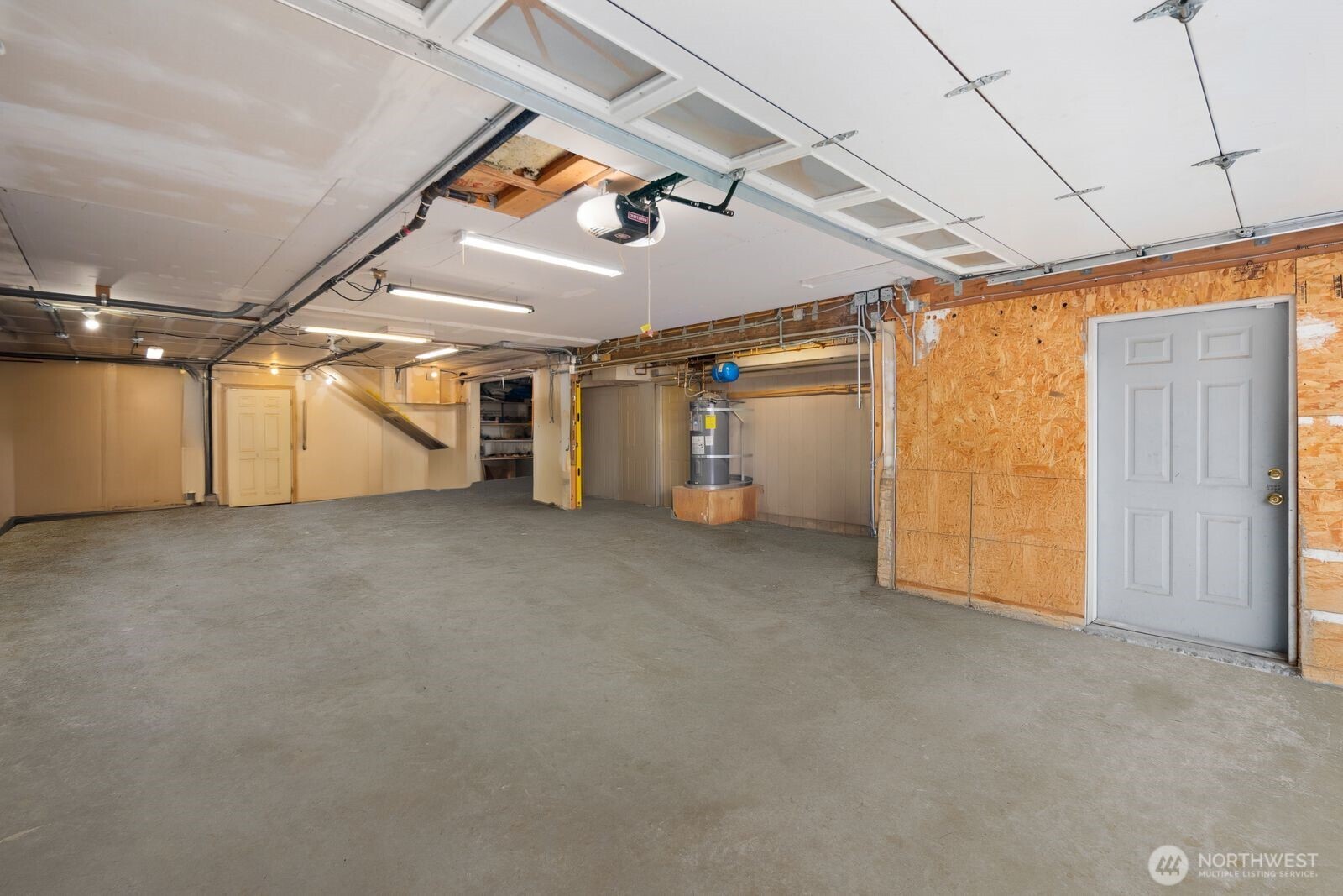 MLS #NWM2500352 image #36