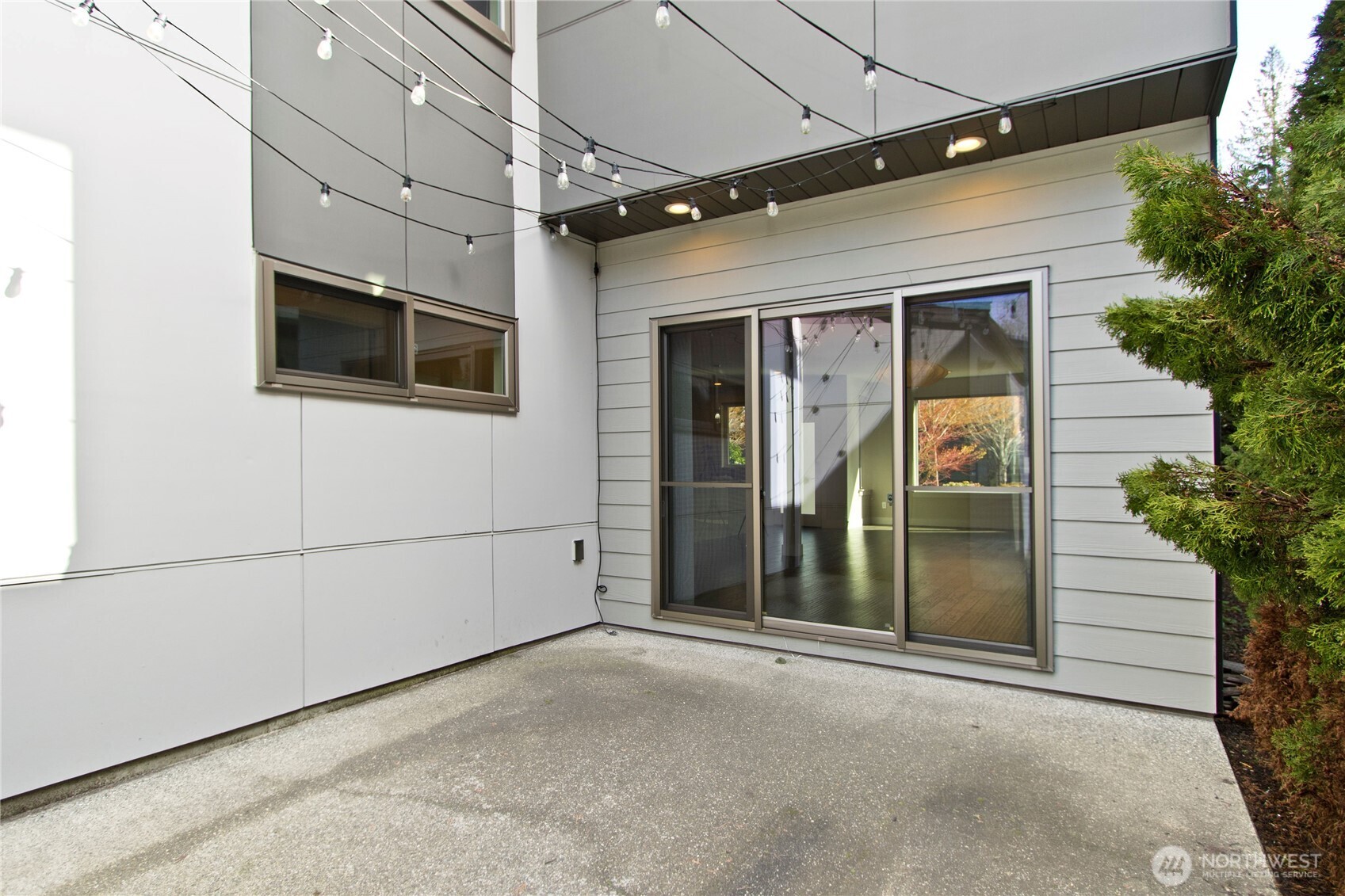 MLS #NWM2500526 image #0