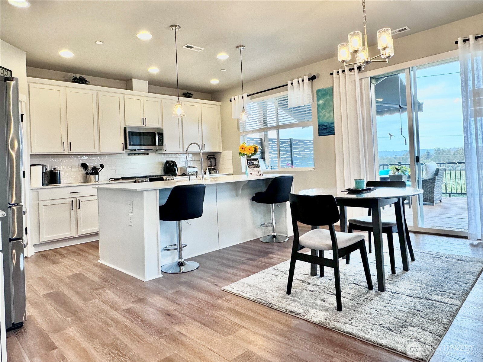 MLS #NWM2500556 image #3