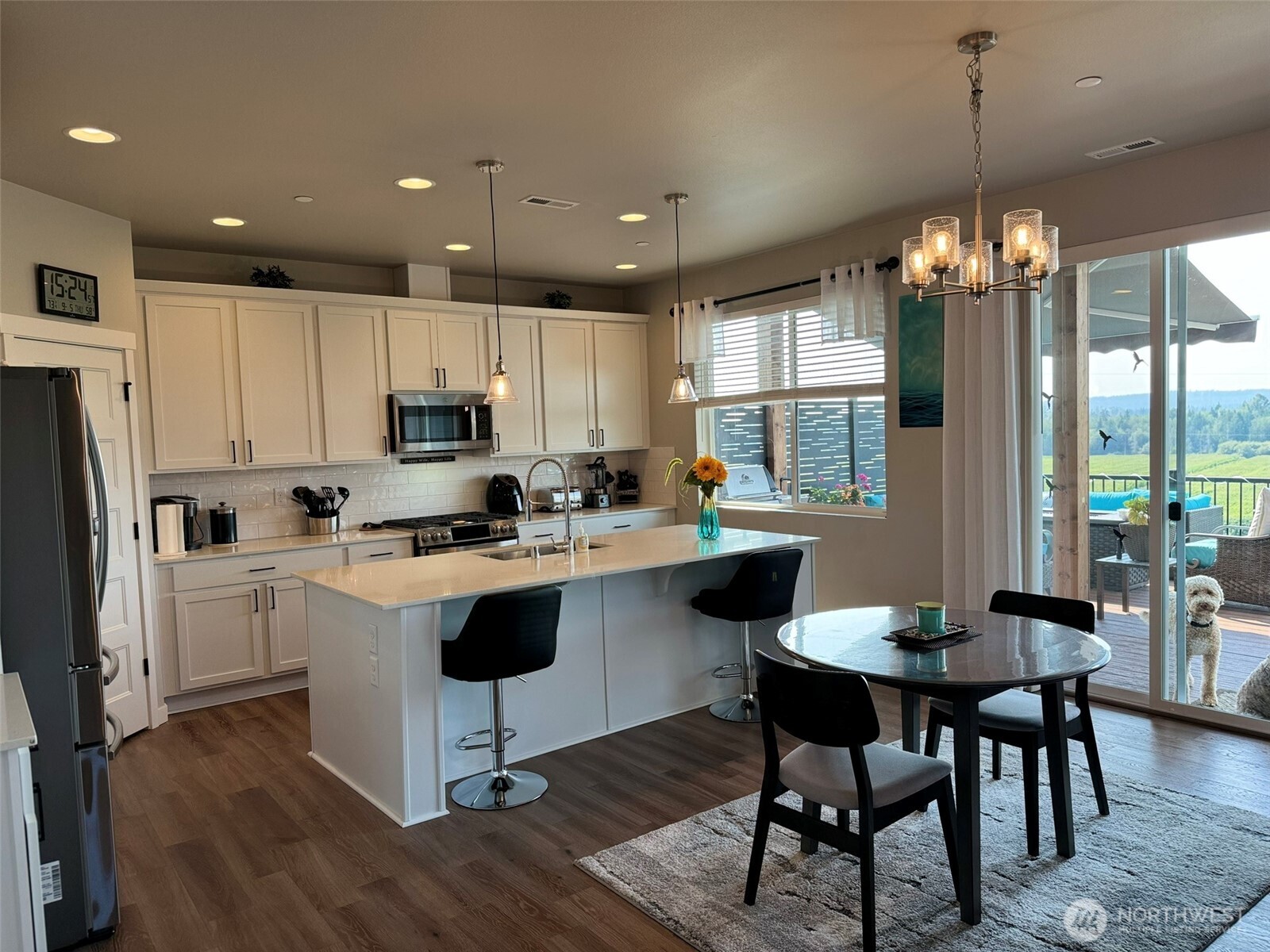 MLS #NWM2500556 image #8