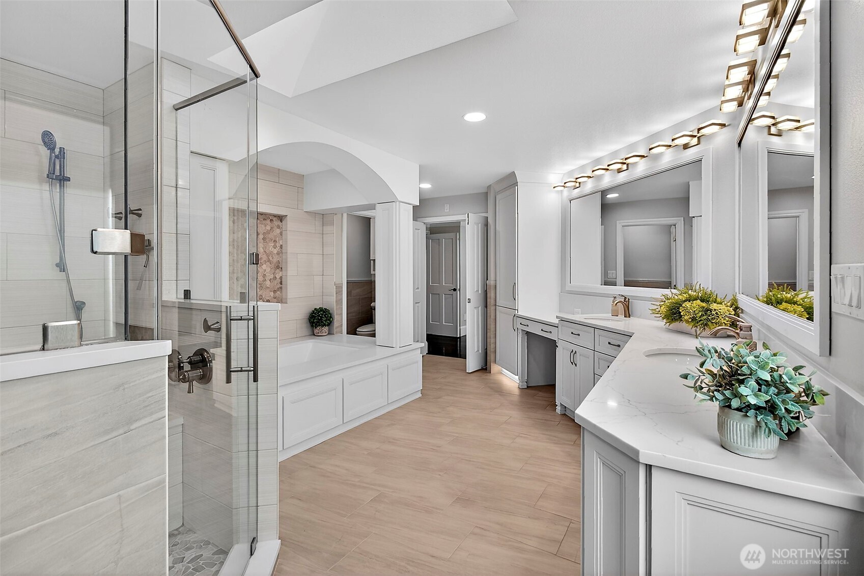 MLS #NWM2500562 image #33