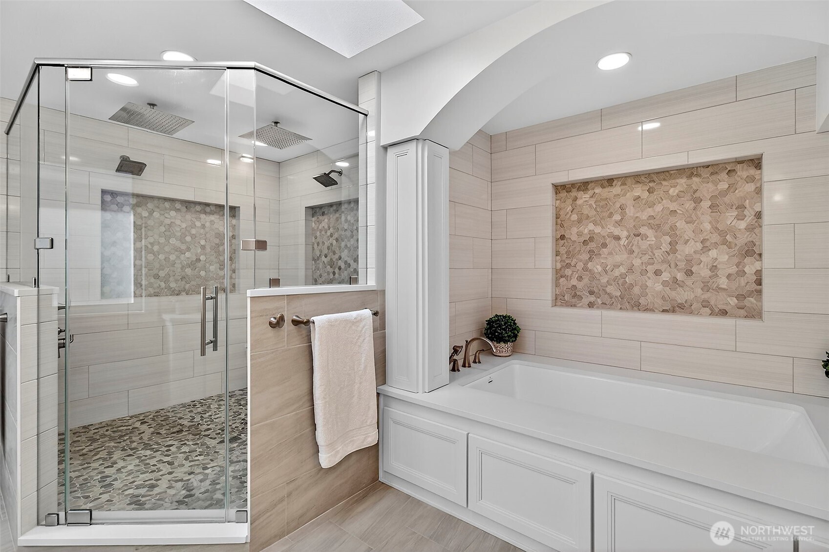 MLS #NWM2500562 image #32