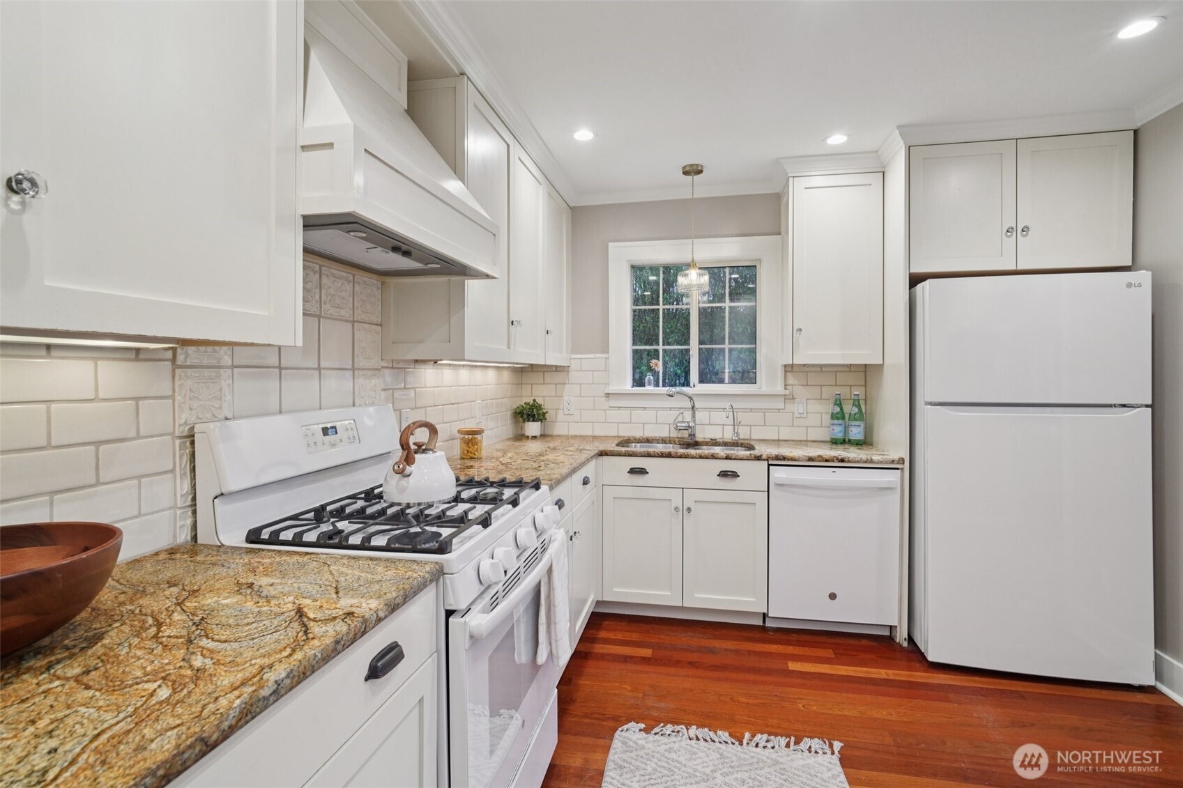 MLS #NWM2500579 image #10