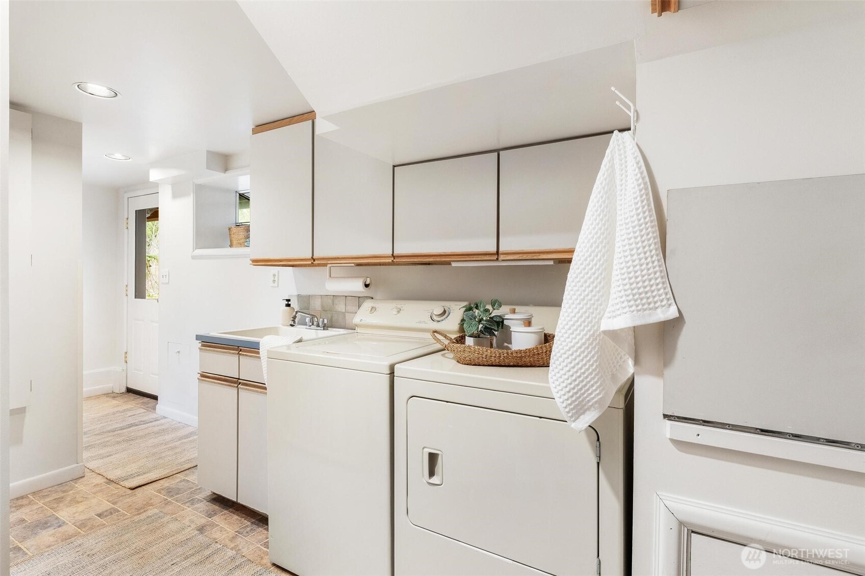 MLS #NWM2500618 image #16