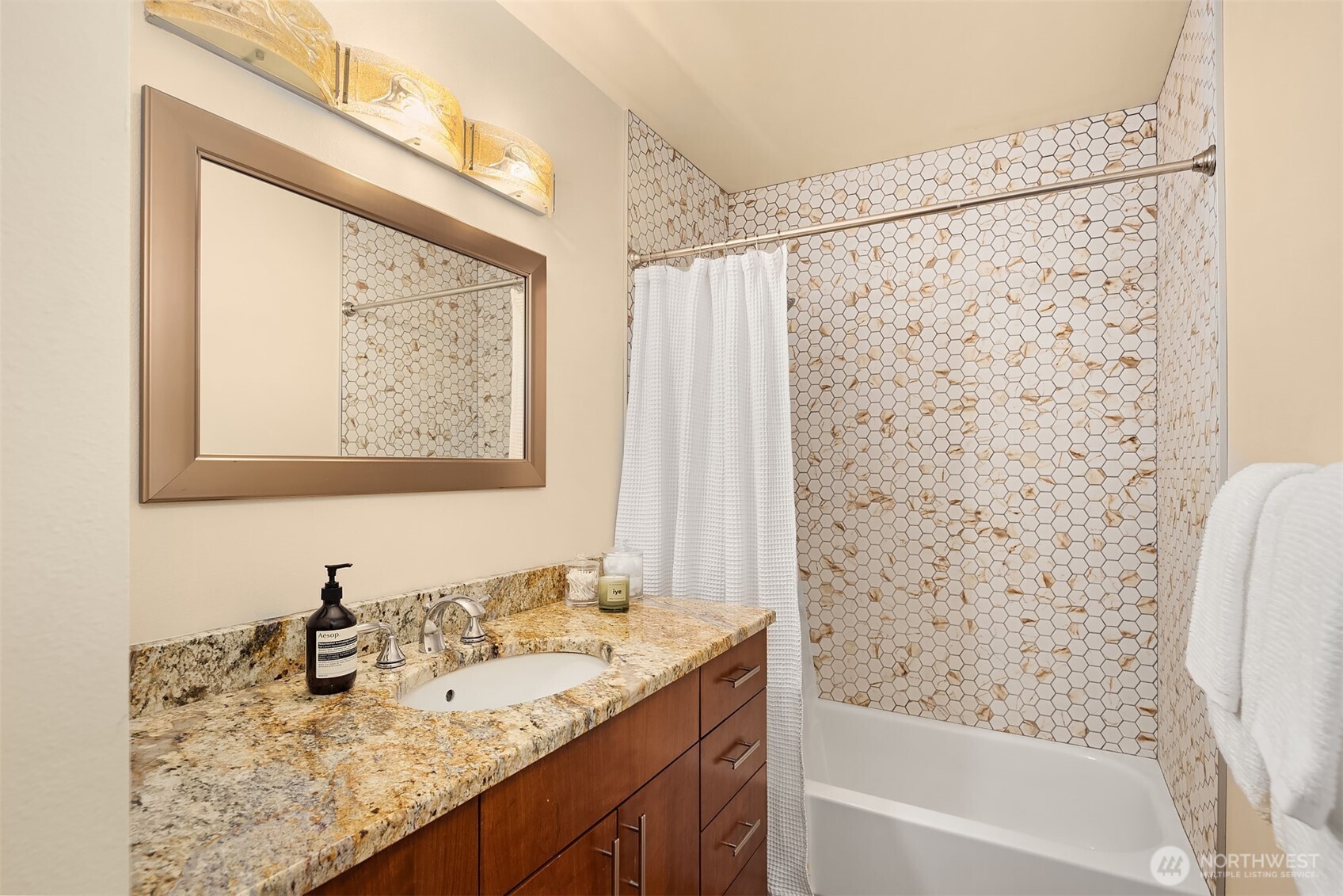 MLS #NWM2500694 image #29