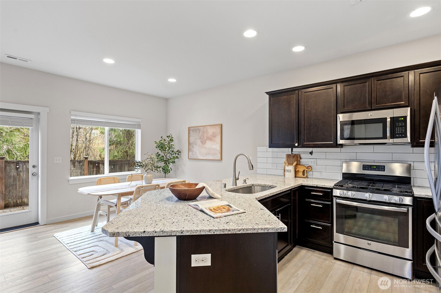 MLS #NWM2500710 image #4