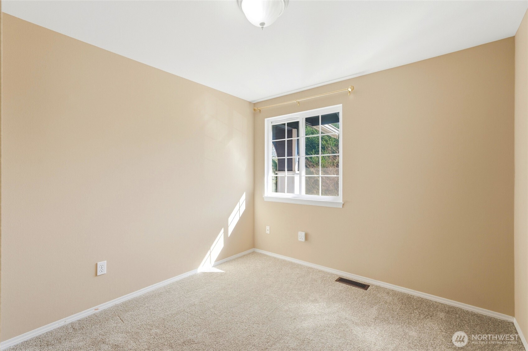 MLS #NWM2500738 image #15