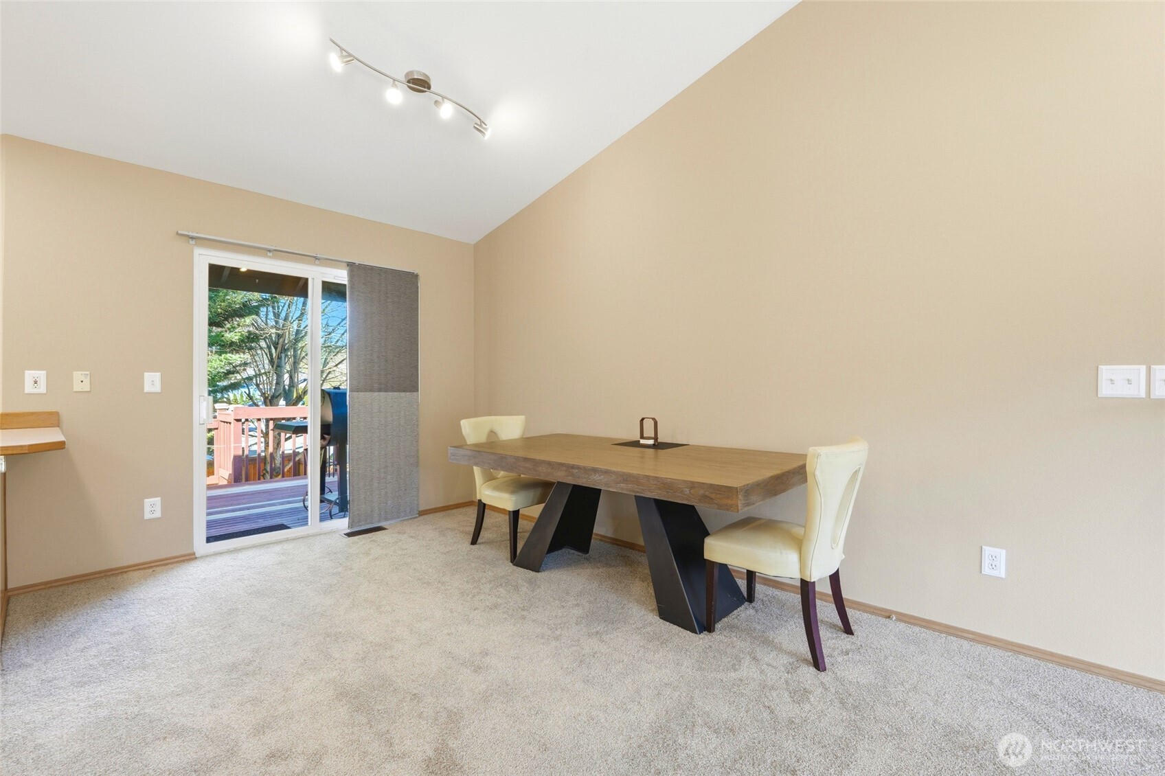 MLS #NWM2500738 image #10