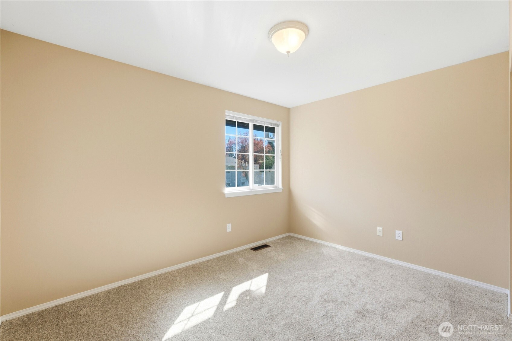 MLS #NWM2500738 image #16