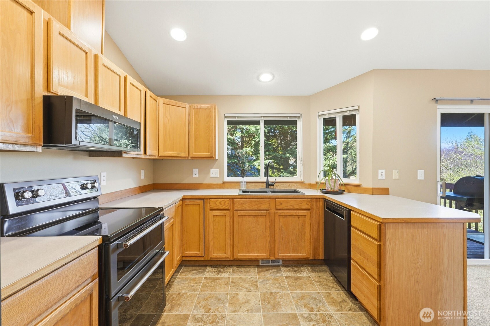 MLS #NWM2500738 image #14