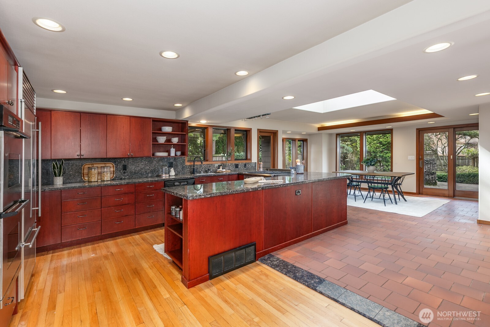 MLS #NWM2500784 image #22