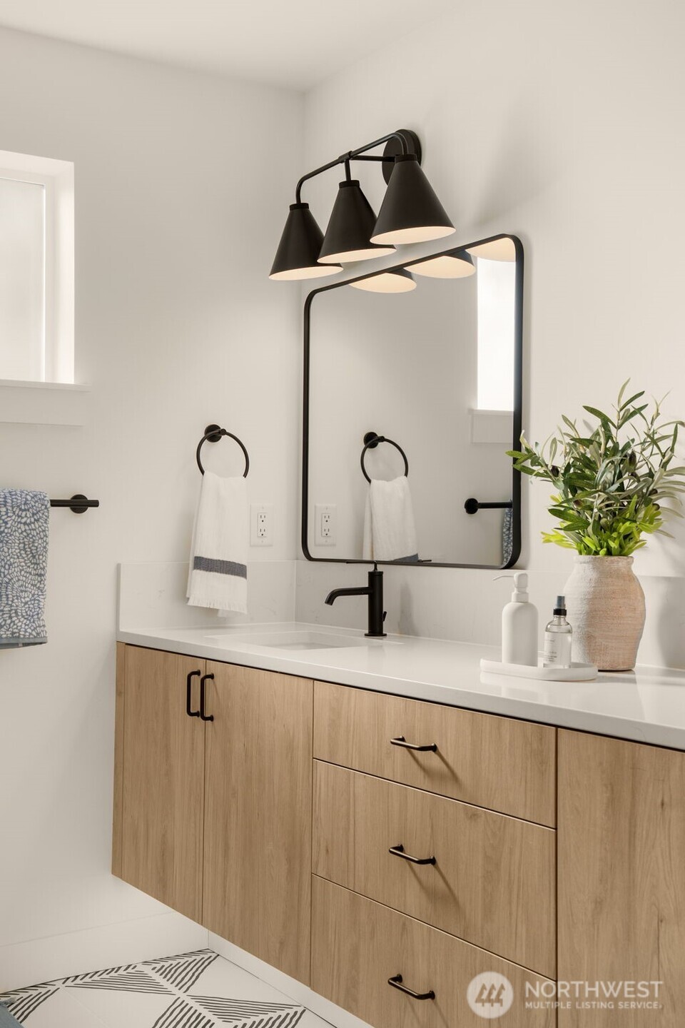 MLS #NWM2500846 image #17