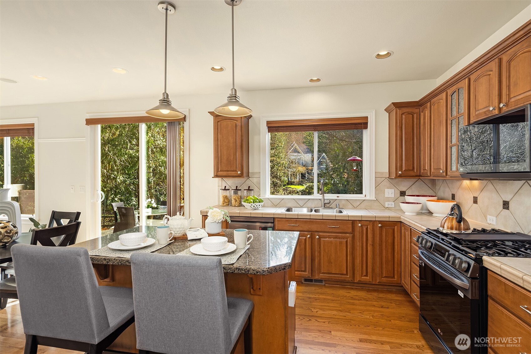 MLS #NWM2500854 image #8