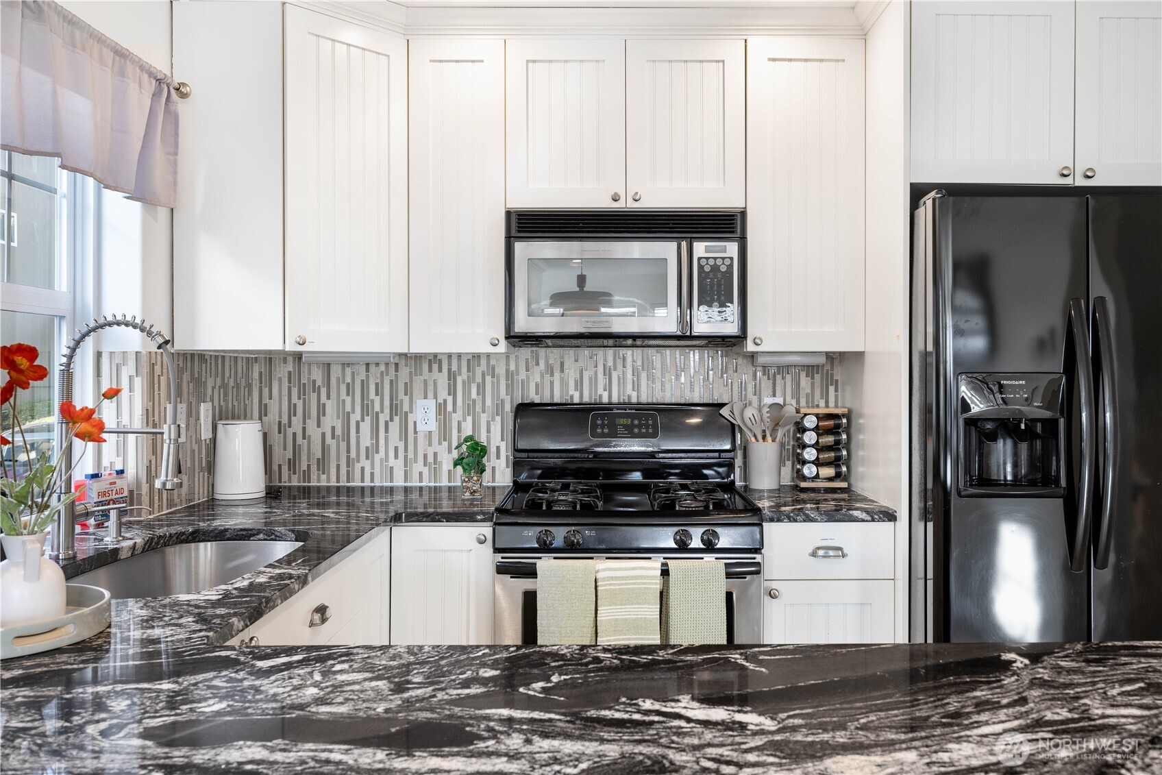 MLS #NWM2500869 image #26