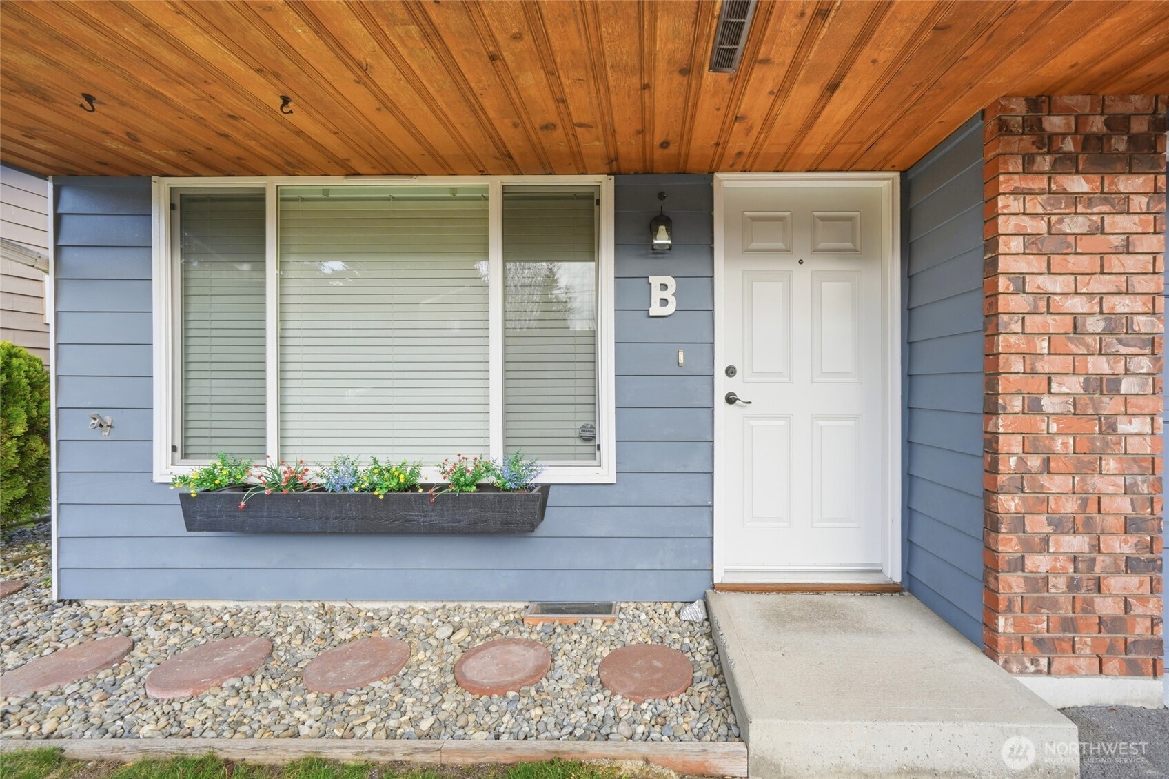 MLS #NWM2500895 image #1