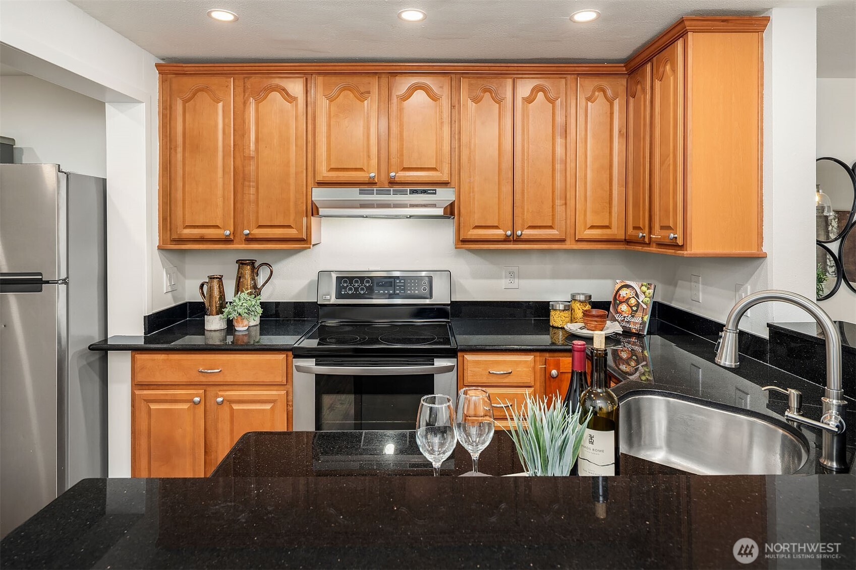 MLS #NWM2501021 image #12