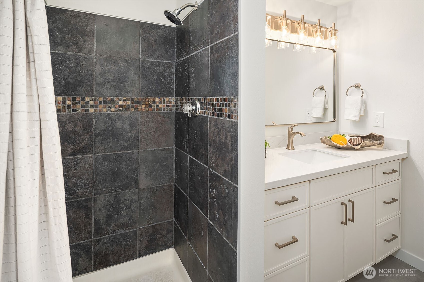 MLS #NWM2501021 image #20