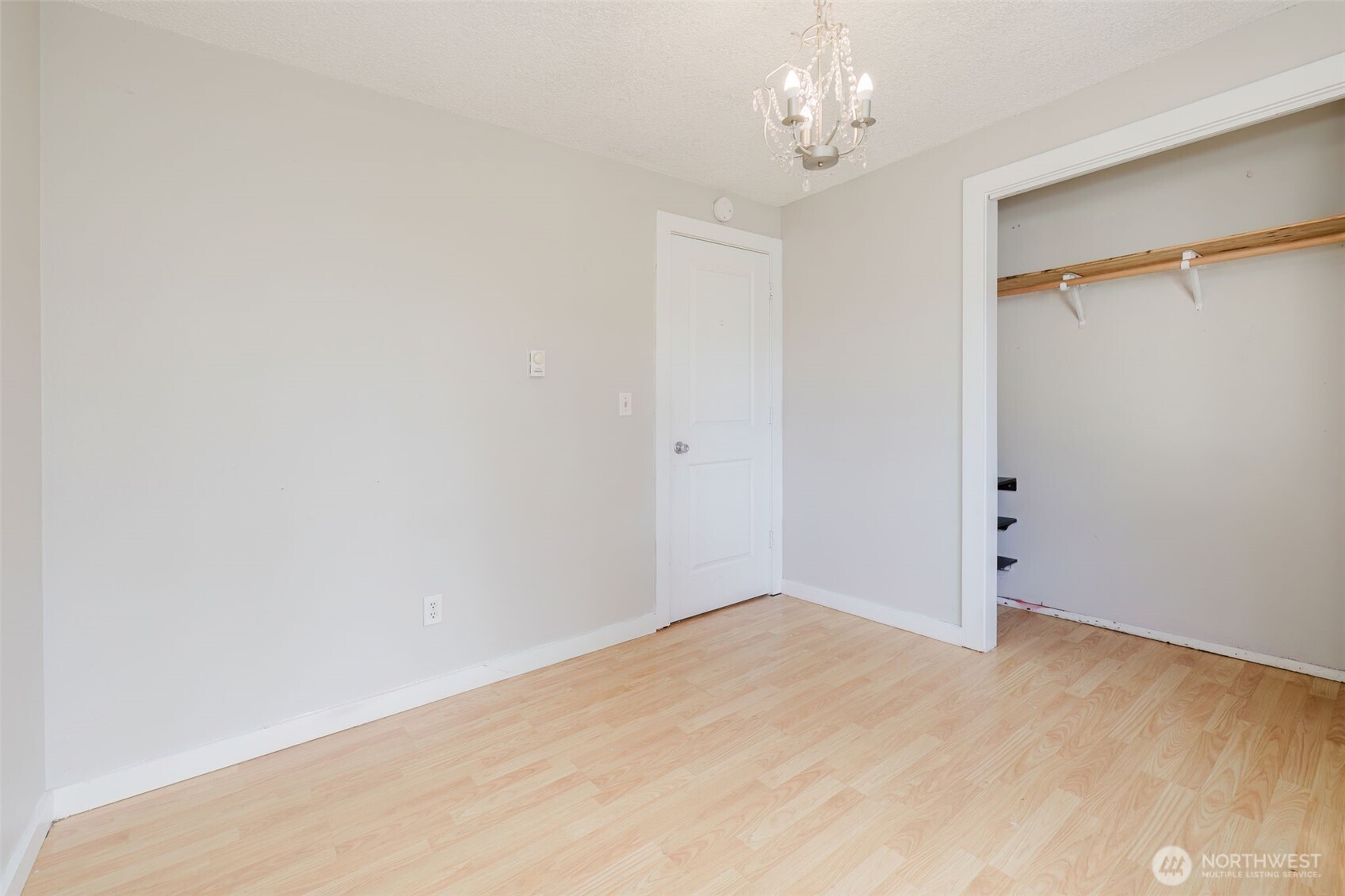 MLS #NWM2501042 image #16