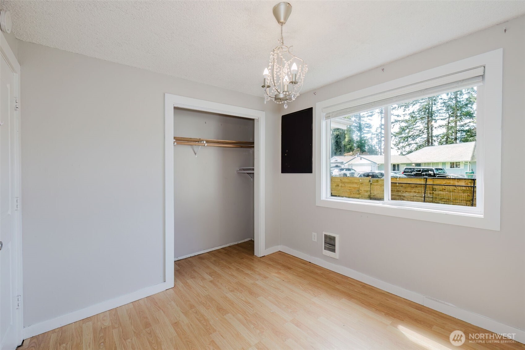 MLS #NWM2501042 image #17