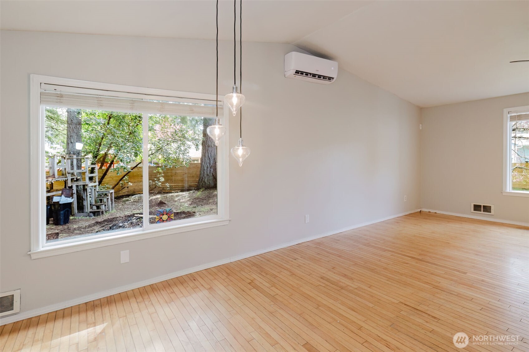 MLS #NWM2501042 image #8