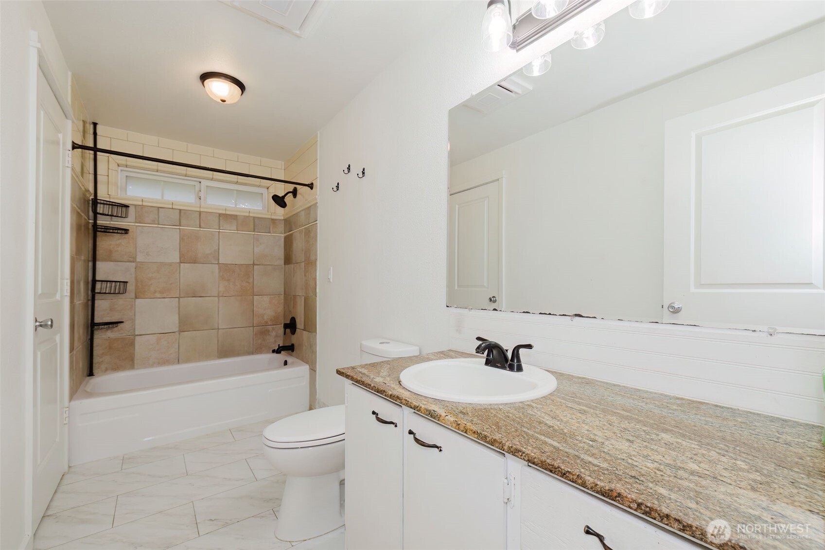 MLS #NWM2501042 image #14