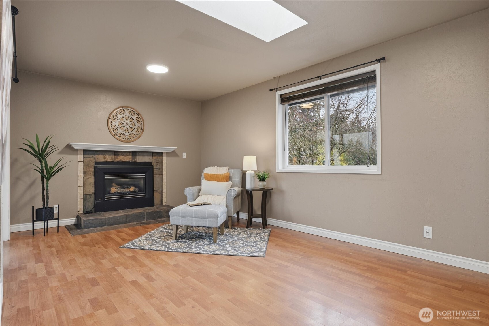 MLS #NWM2501059 image #5