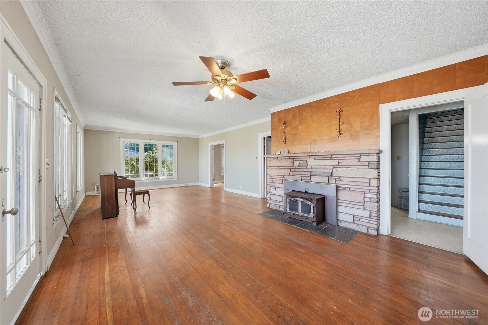 MLS #NWM2501061 image #6