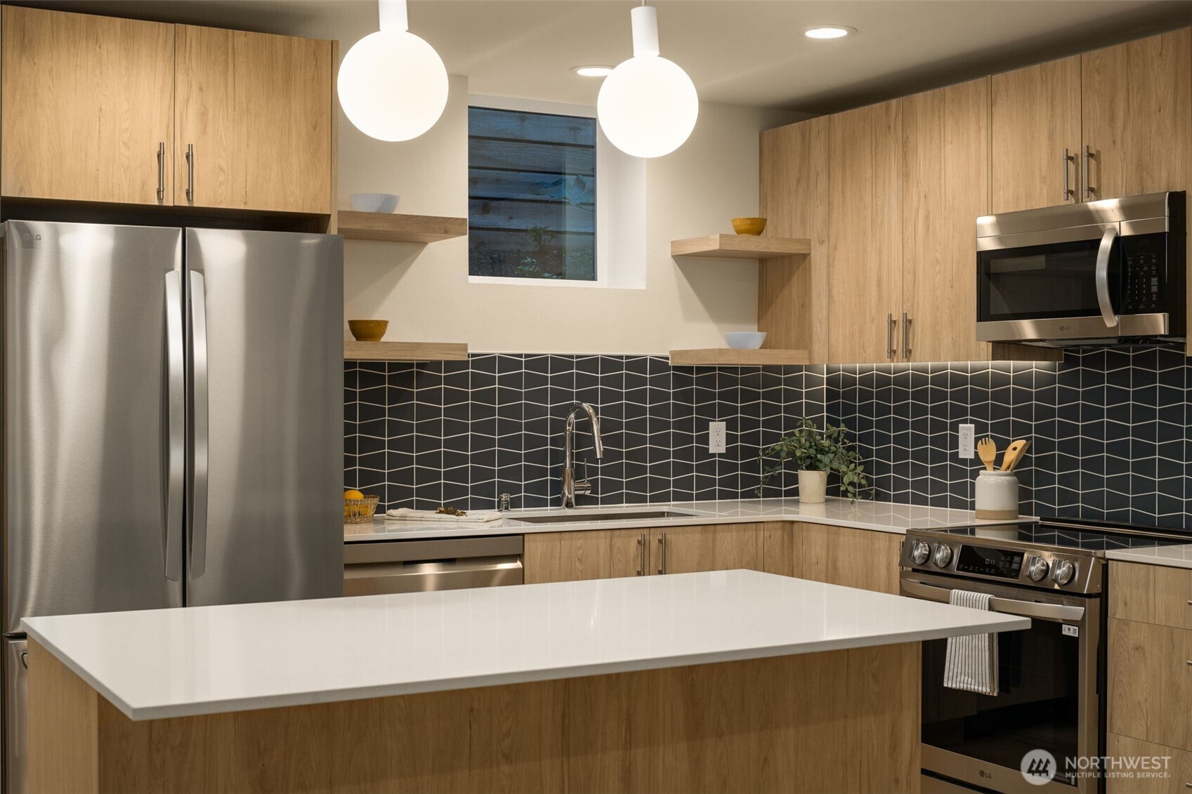 MLS #NWM2501093 image #19