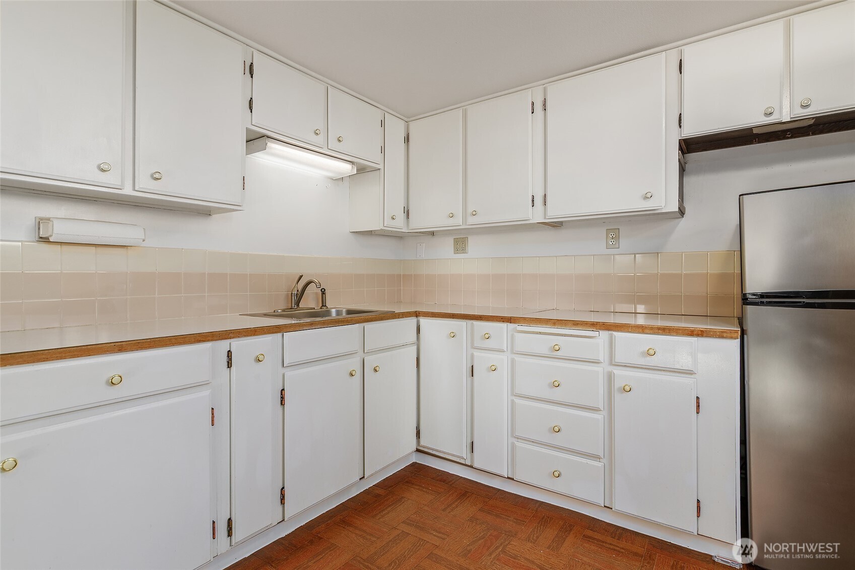 MLS #NWM2501164 image #32