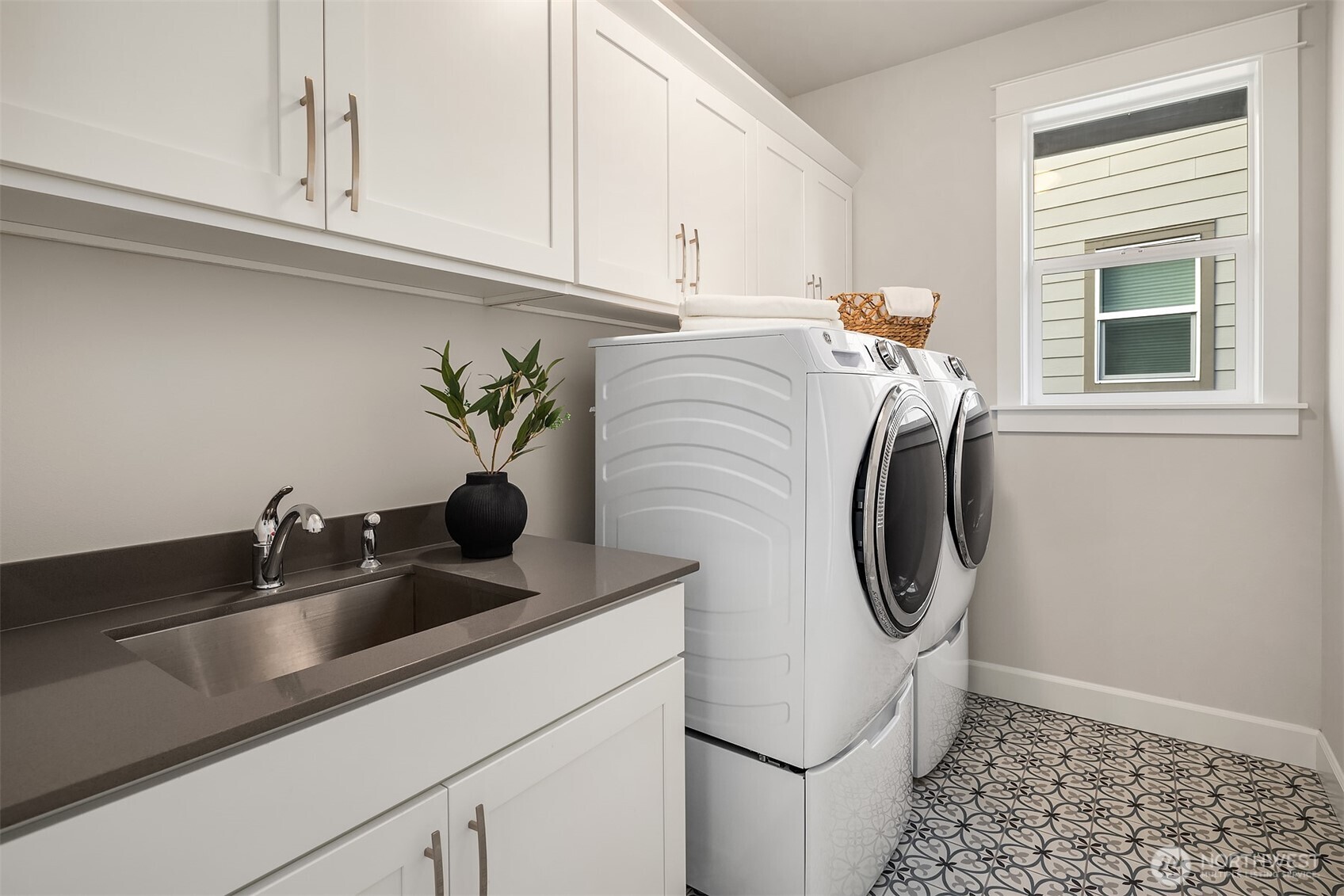 MLS #NWM2501203 image #17