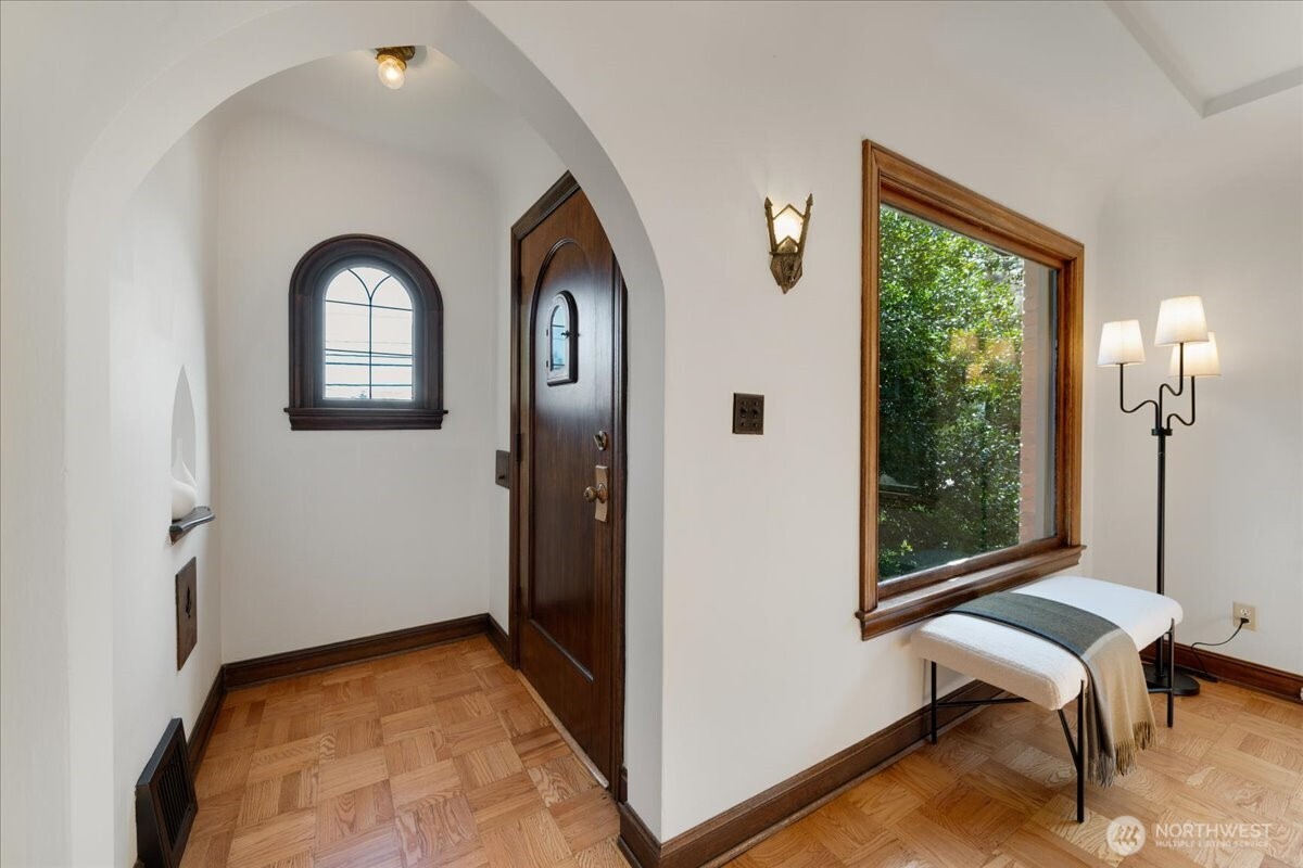 MLS #NWM2501211 image #1