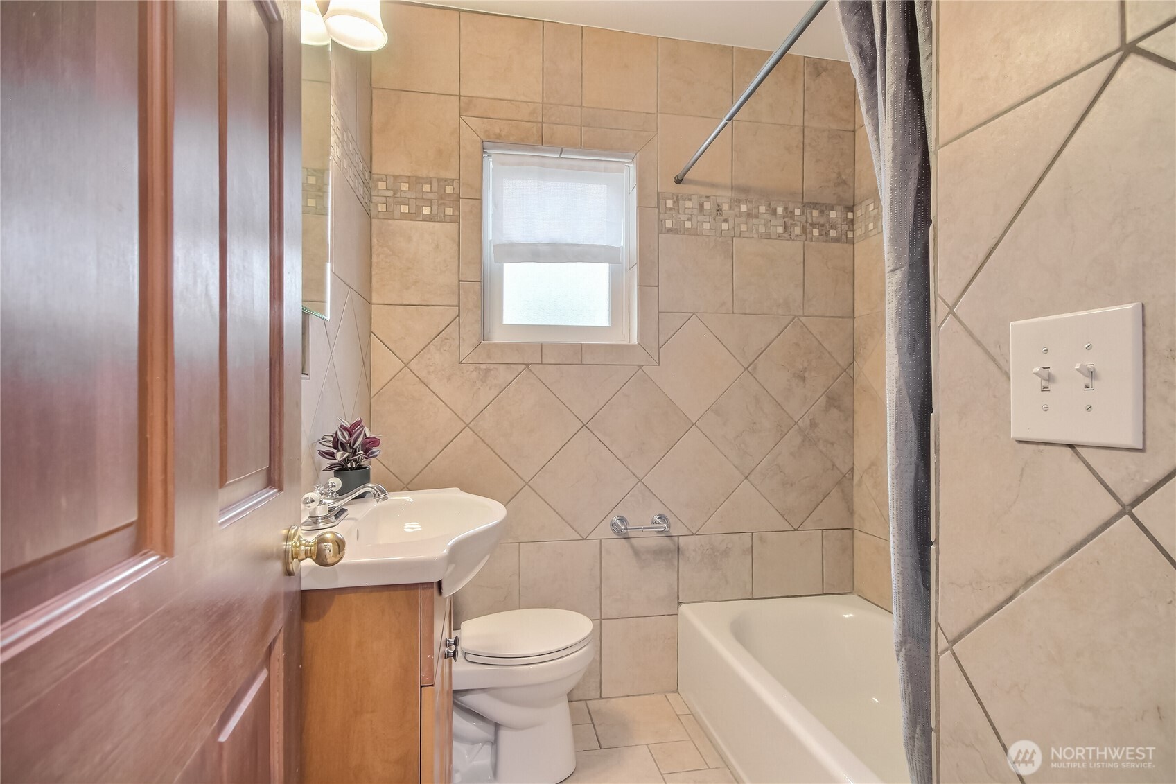 MLS #NWM2501217 image #23