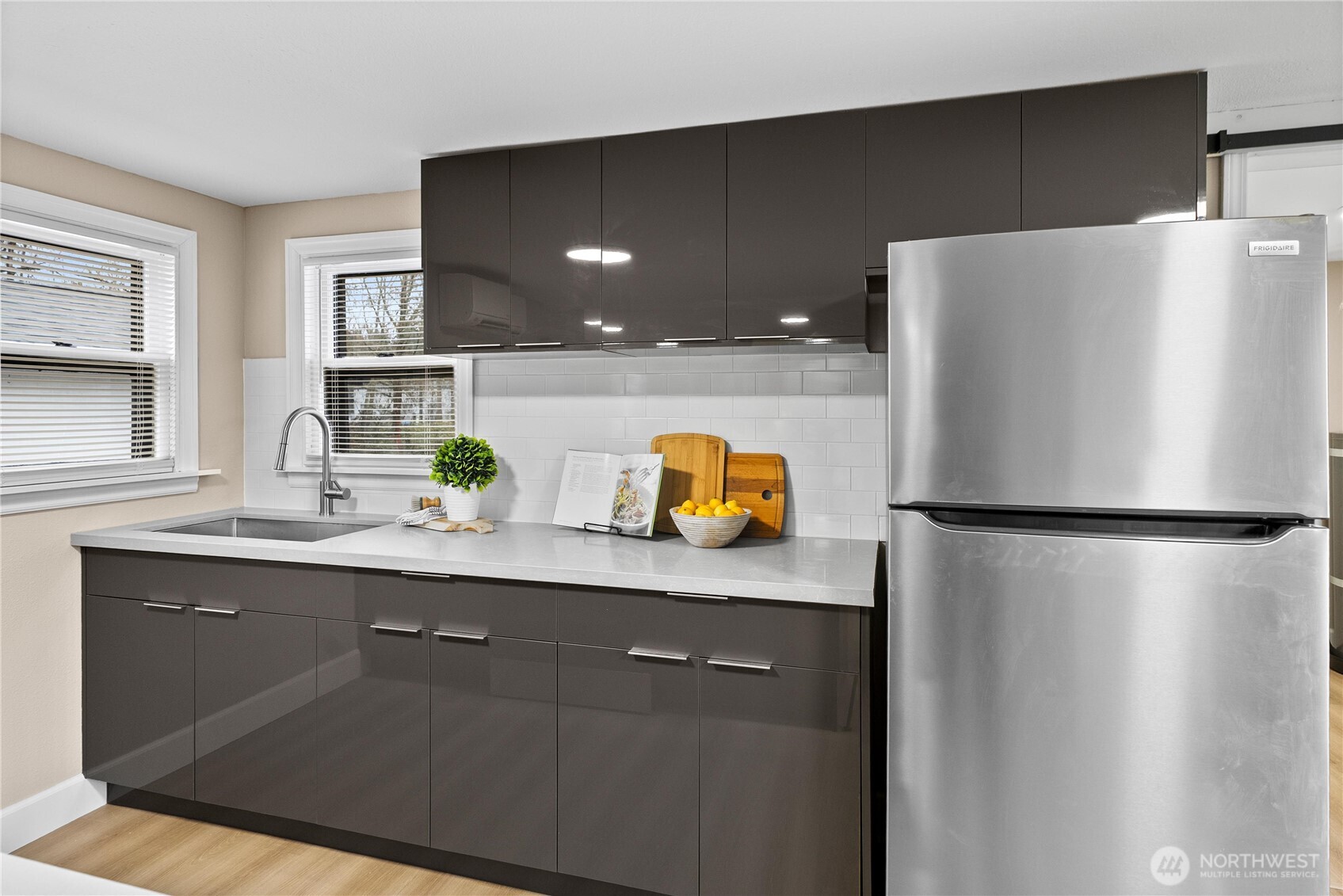 MLS #NWM2501271 image #0