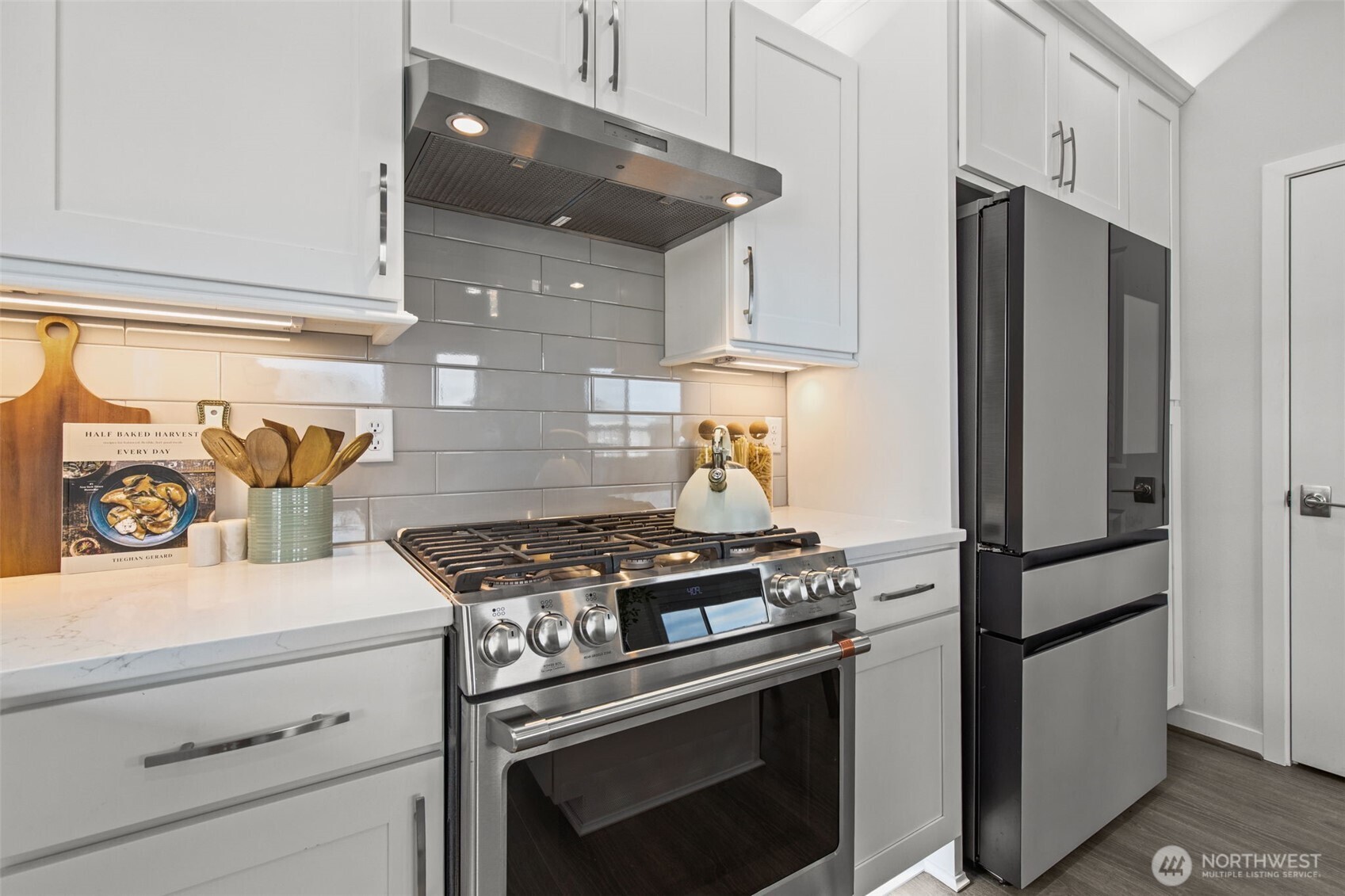 MLS #NWM2501298 image #9