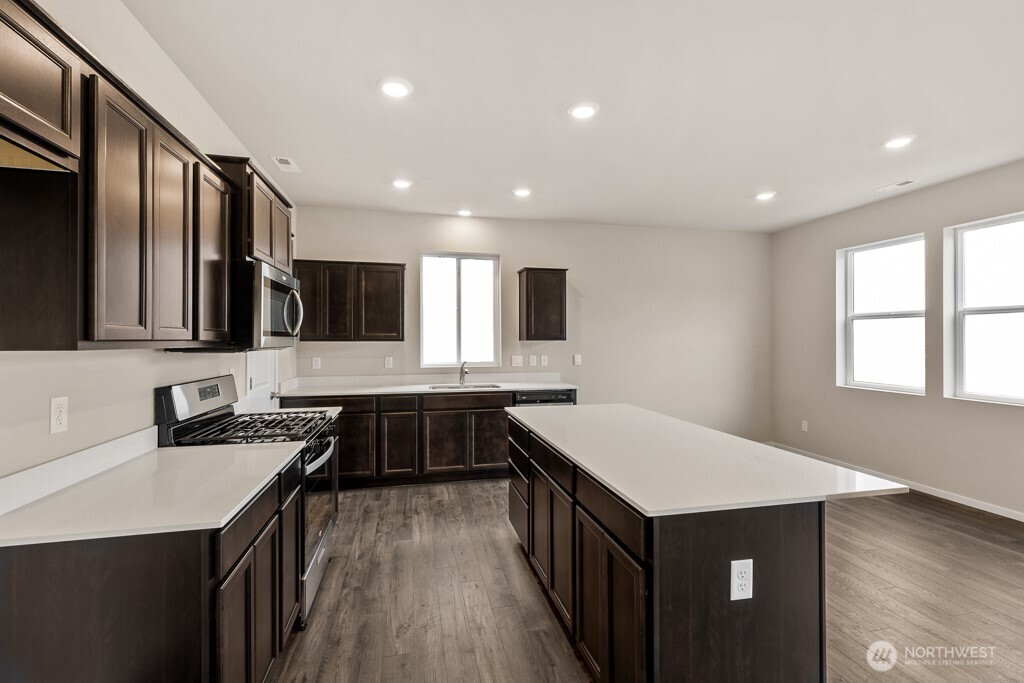 MLS #NWM2501299 image #6