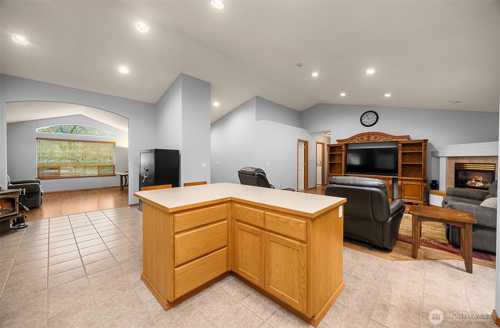 MLS #NWM2501415 image #8