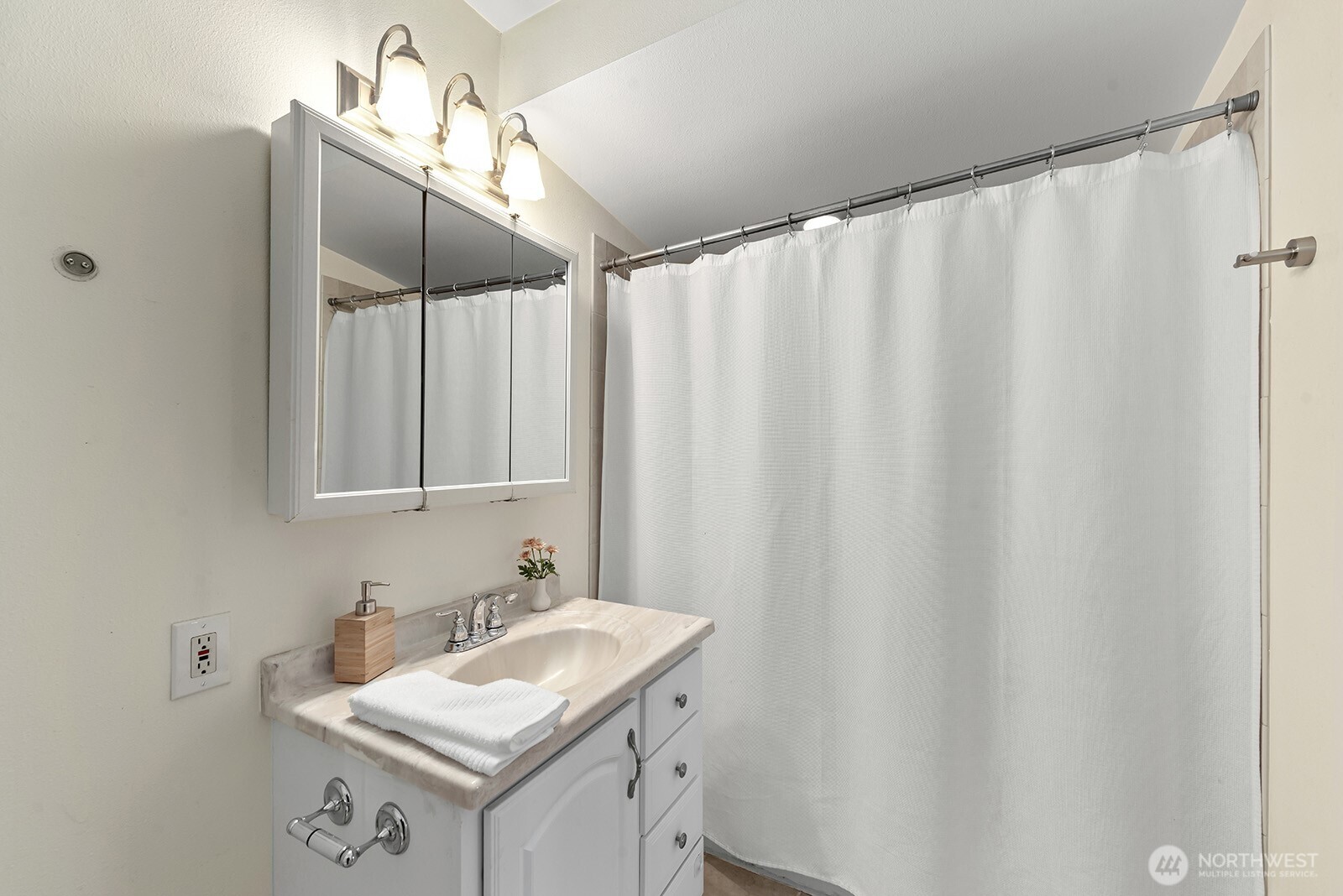 MLS #NWM2501535 image #16